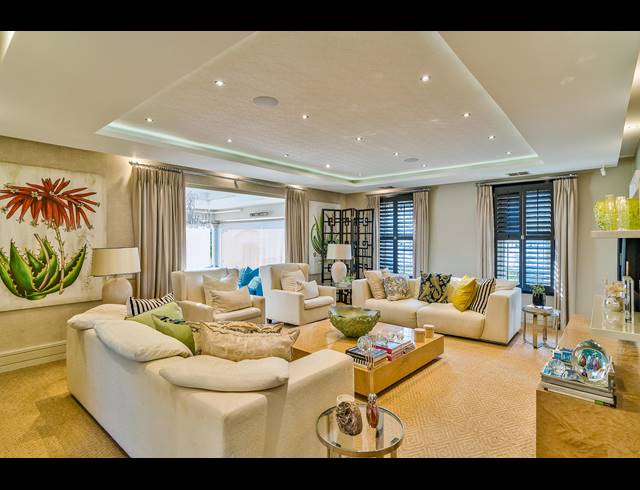 5 BEDROOM HOUSE FOR SALE IN UMHLANGA CENTRAL